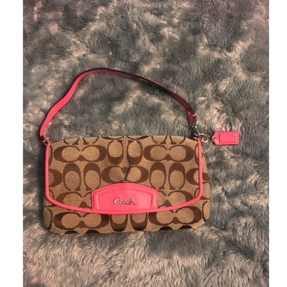 Coach wristlet - Picture 3 of 8